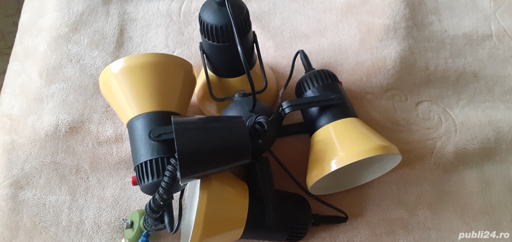 Vand două candelabre elegante