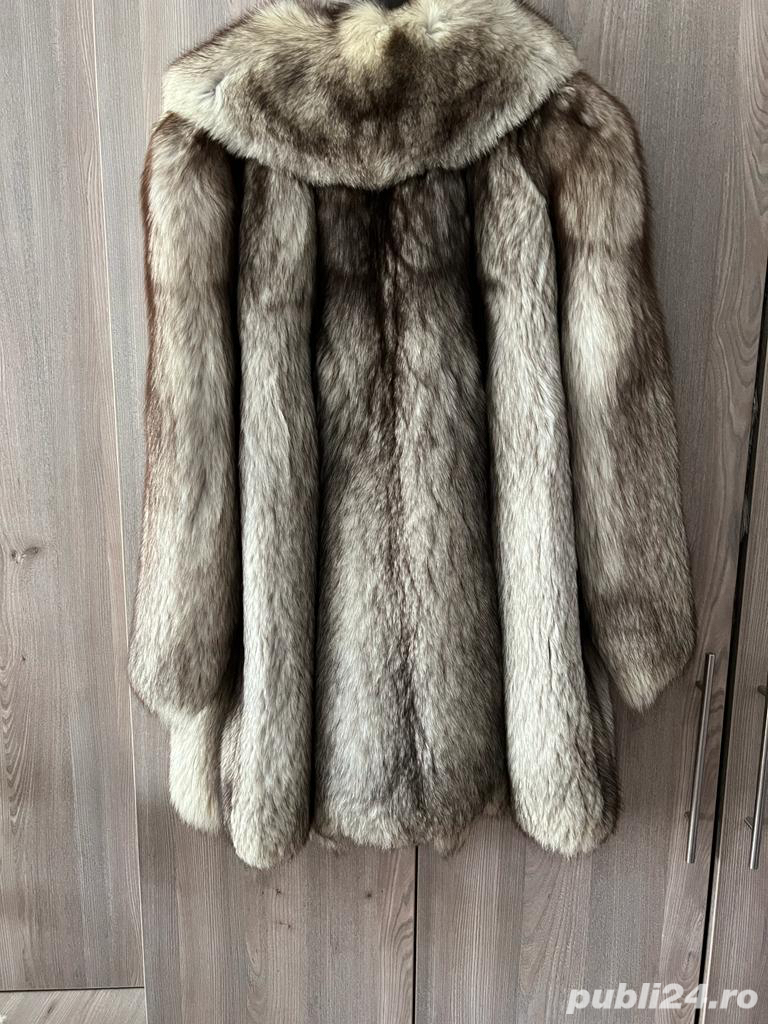 Vând haină de blană