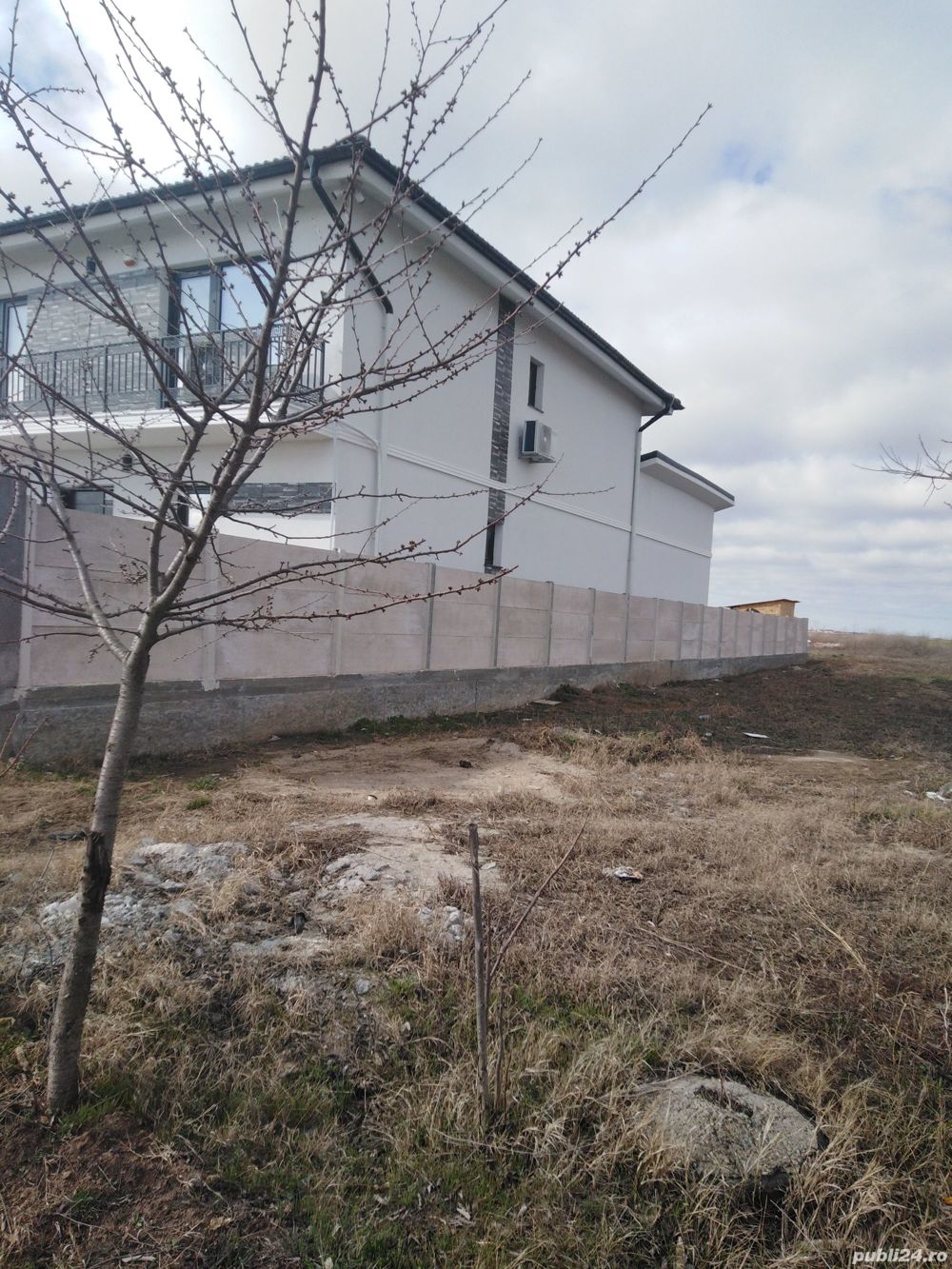 Proprietar,vand 500mp,km 4-5,veterani