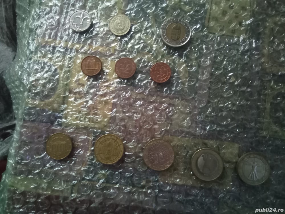 Vand colectie de monede și bancnote,precum și colecție de timbre