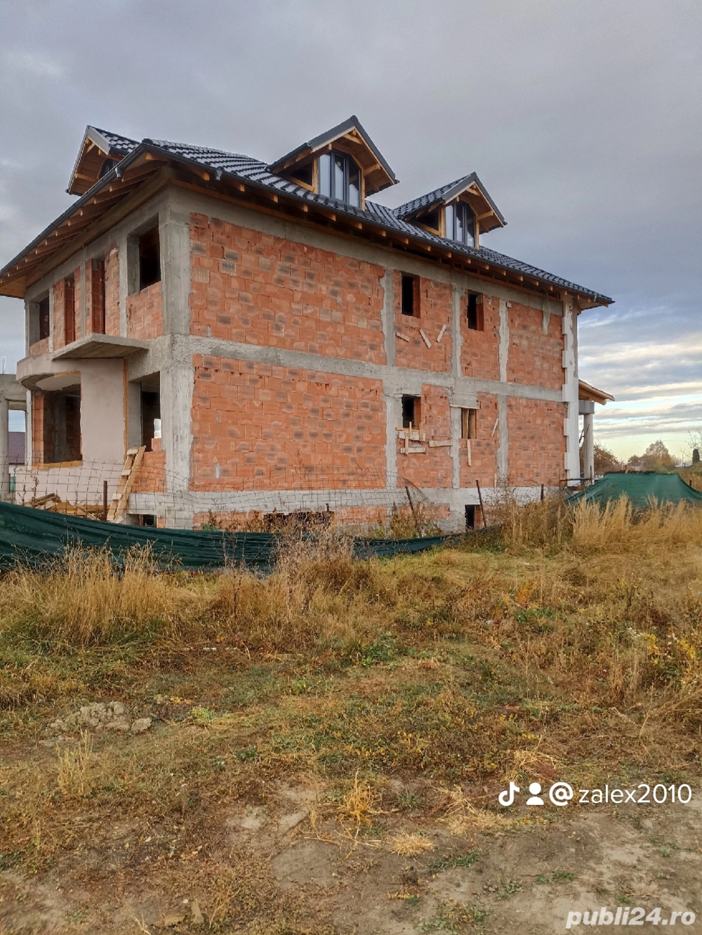 Construcți Case La Roșu 