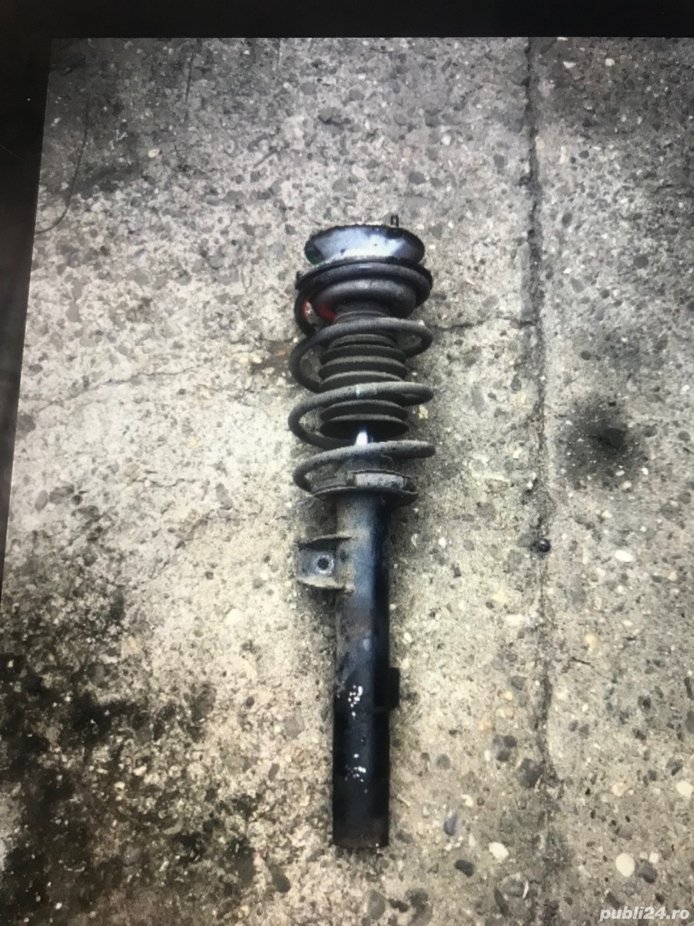 Amortizoare fata complete stânga dreapta E81,E87 în stare perfecta 