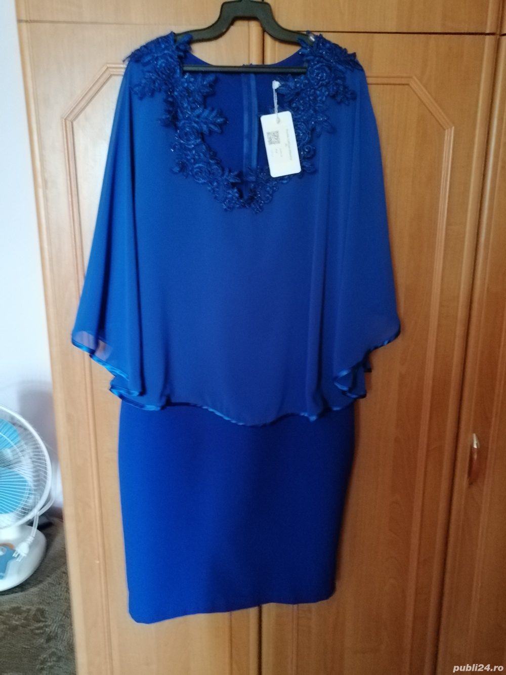 Rochie ocazie noua, cu etichetă. 
