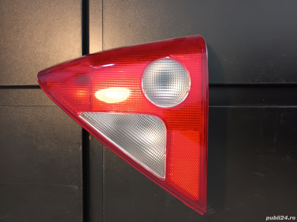 lampa dreapta spate dacia solenza