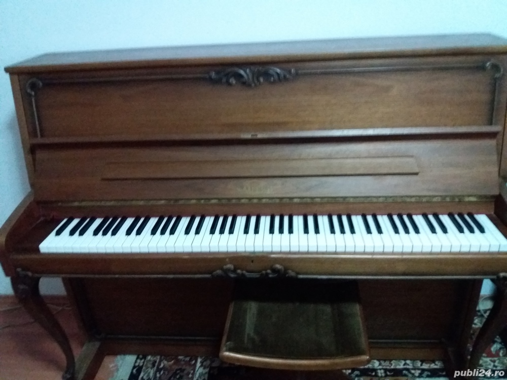 Vânzare pian perfecta stare