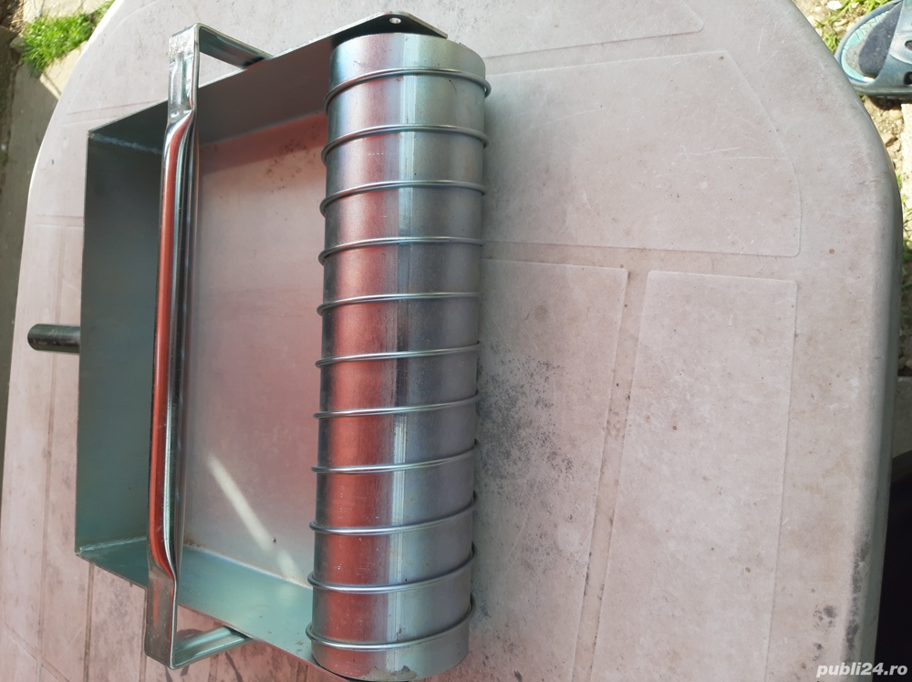 Ustensilă de zidit în strat subțire