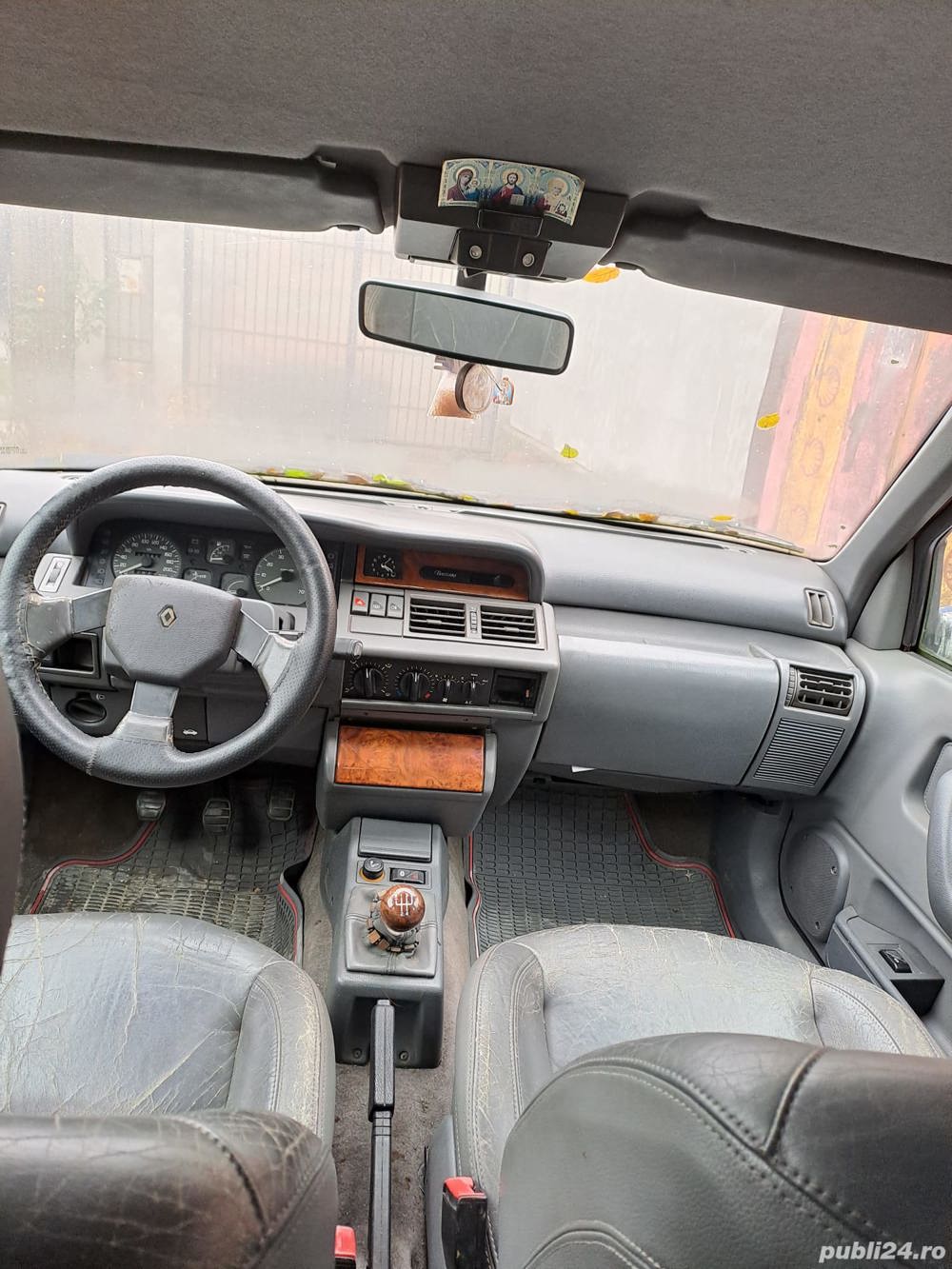 Auto de vanzare pentru piese.