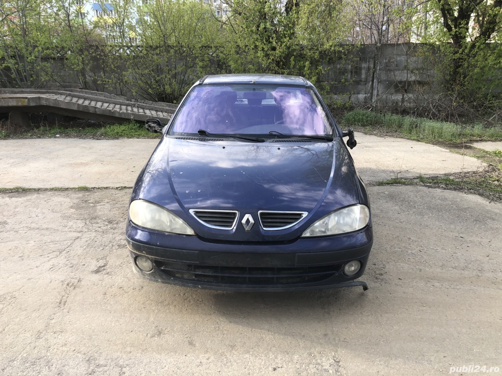 Dezmembrez renault megane 1 motor 1.6