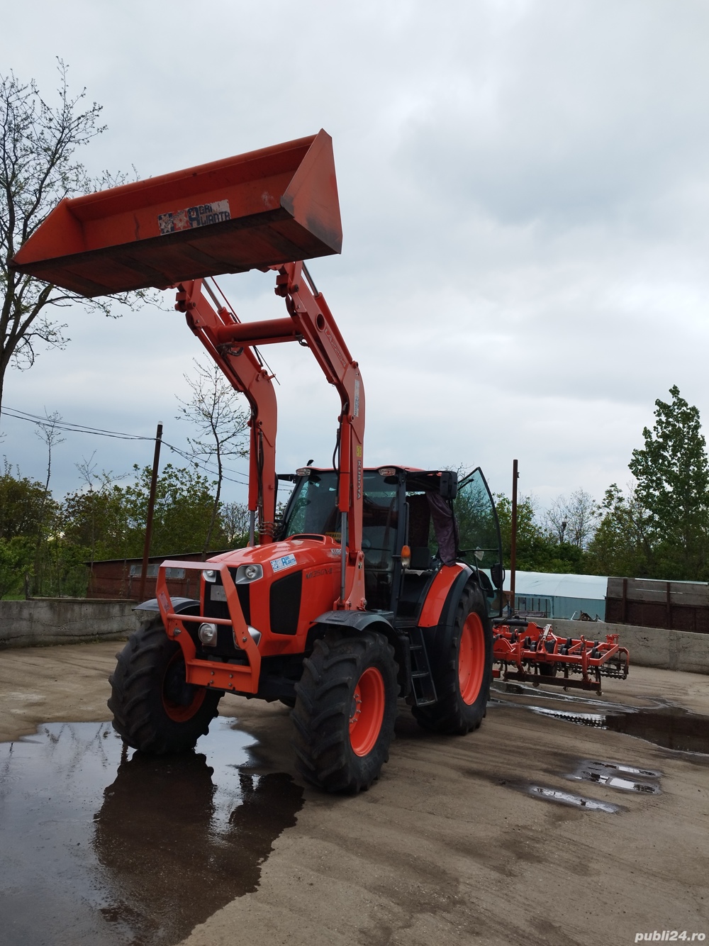 Kubota M135 GXll+incarcator din fabrica+combinator