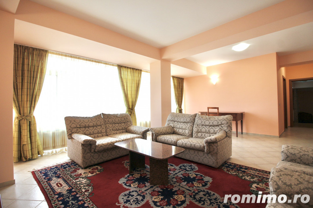 DOROBANTI-TUDOR STEFAN,  ELEGANT, SINGUR PE NIVEL, 123MP, LIVING 42MP!