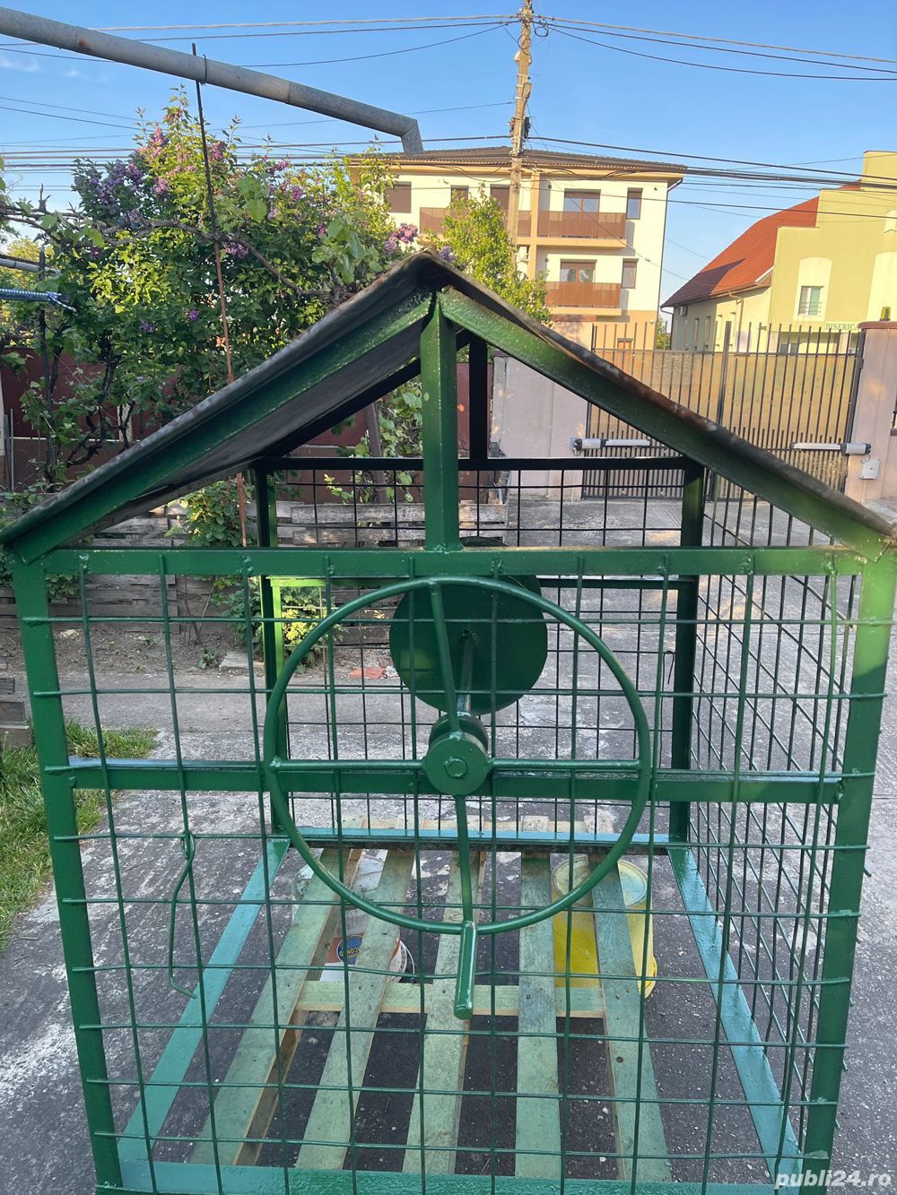 Vand tambur de fantana cu manivela si acoperis