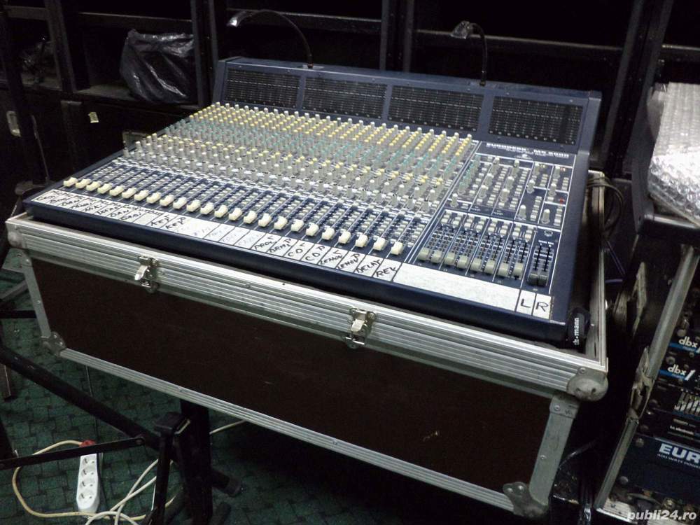 Mixer profesional Behringer Eurodesk 9000, 48 24 inputs inline, cu case