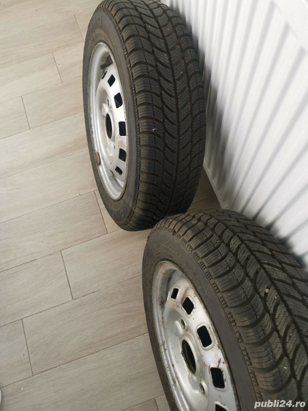 2 Anvelope iarna noi  Frigo 165-65-13 + janta