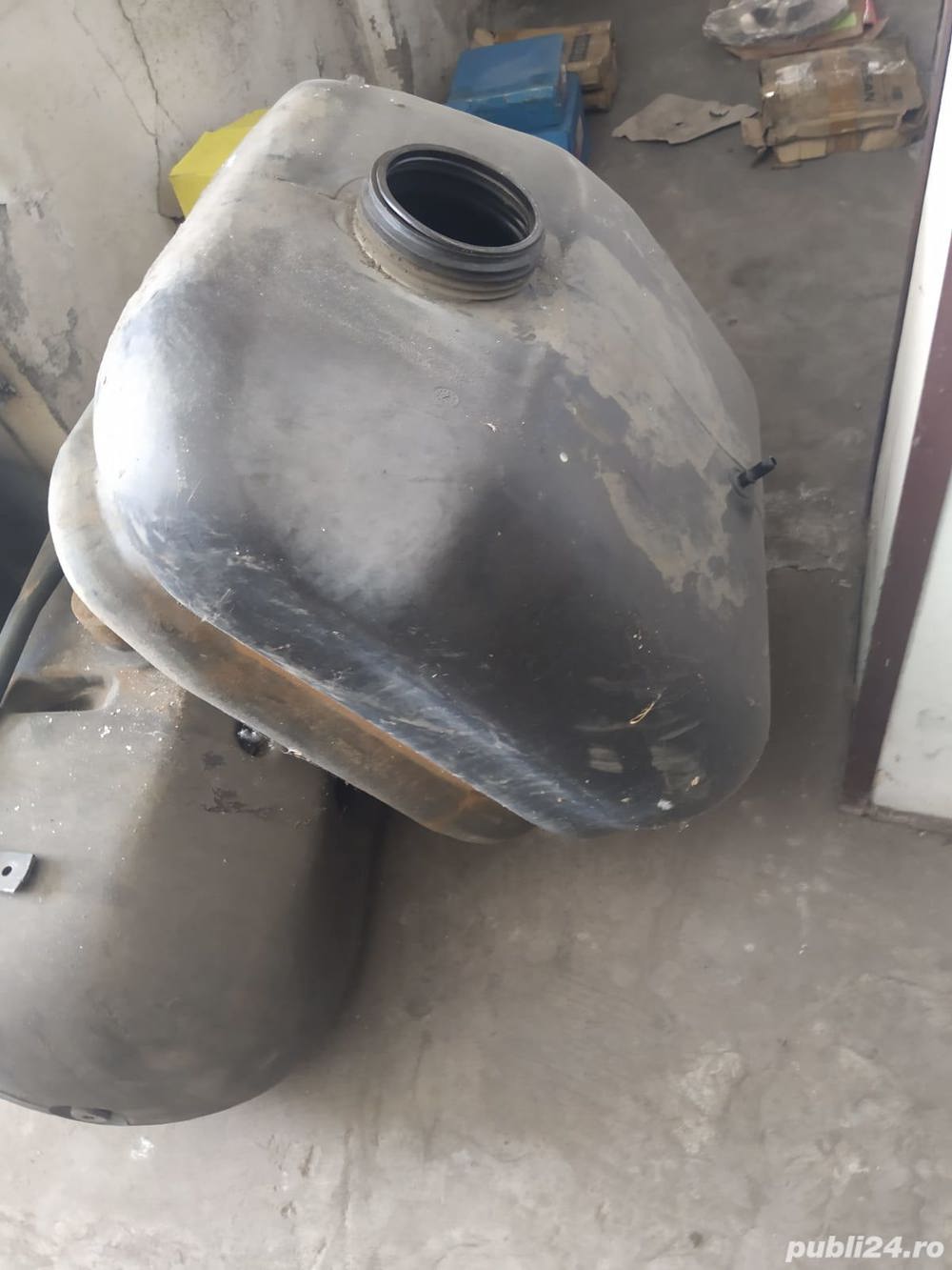 Vand rezervor cu suporti,plastic,combustibil diesel/motorina Mercedes Atego 120L