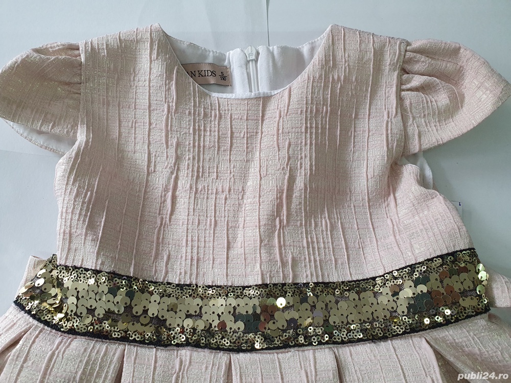 Rochita eleganta fetite