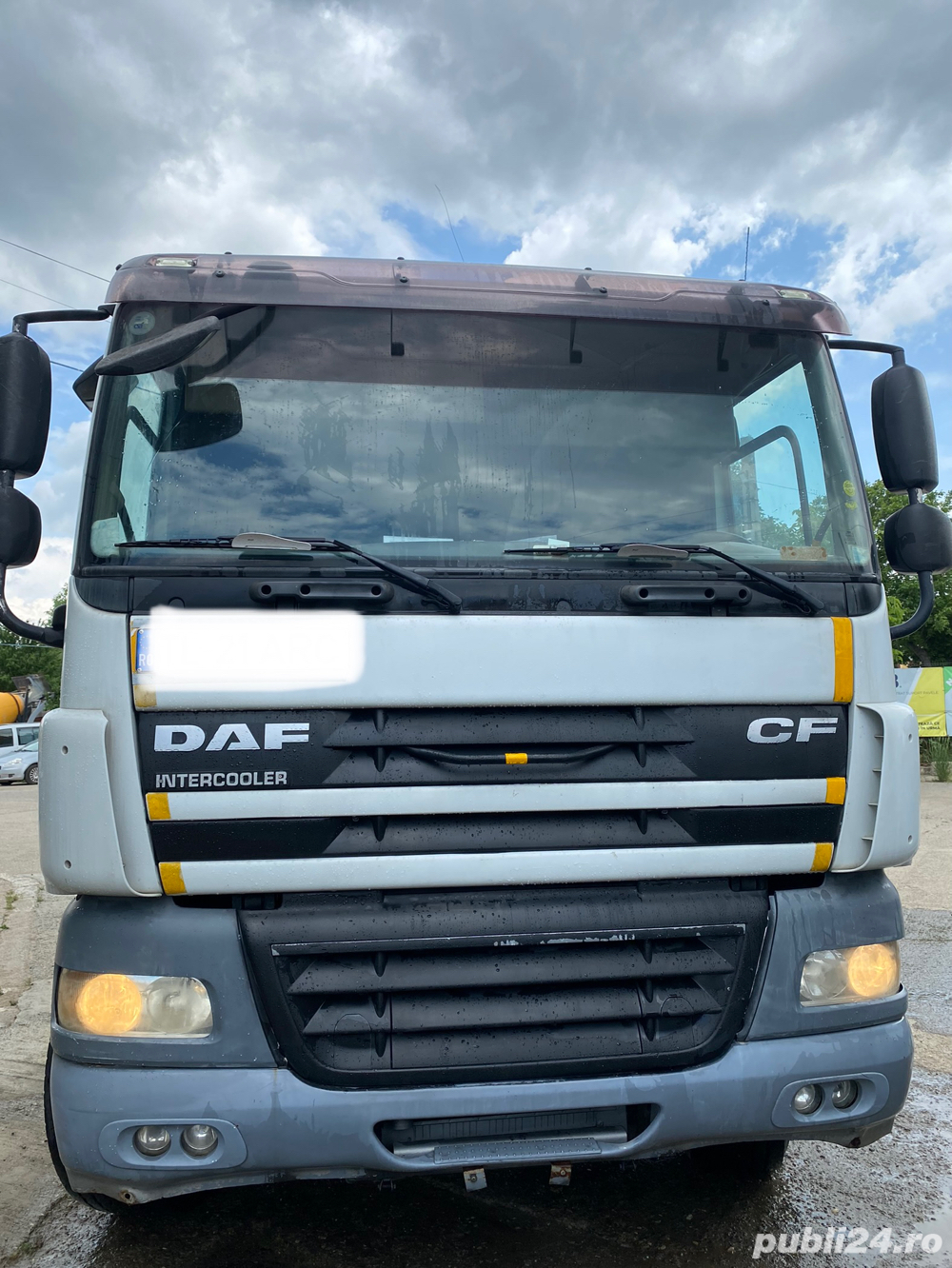 DAF CF85 8x4 Euro 5 cu macara