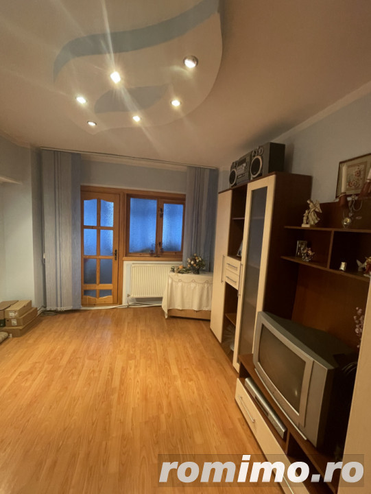 Apartament decomandat Comanesti Proprietar