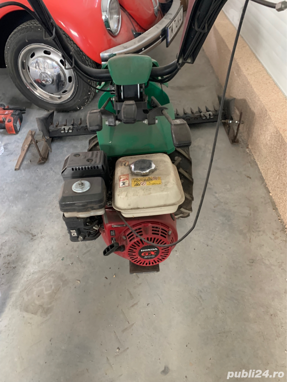 vand motocoasa Ferrari