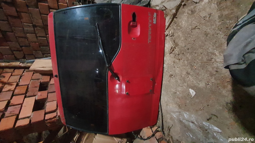 Uşa spate NissanTerrano 2 