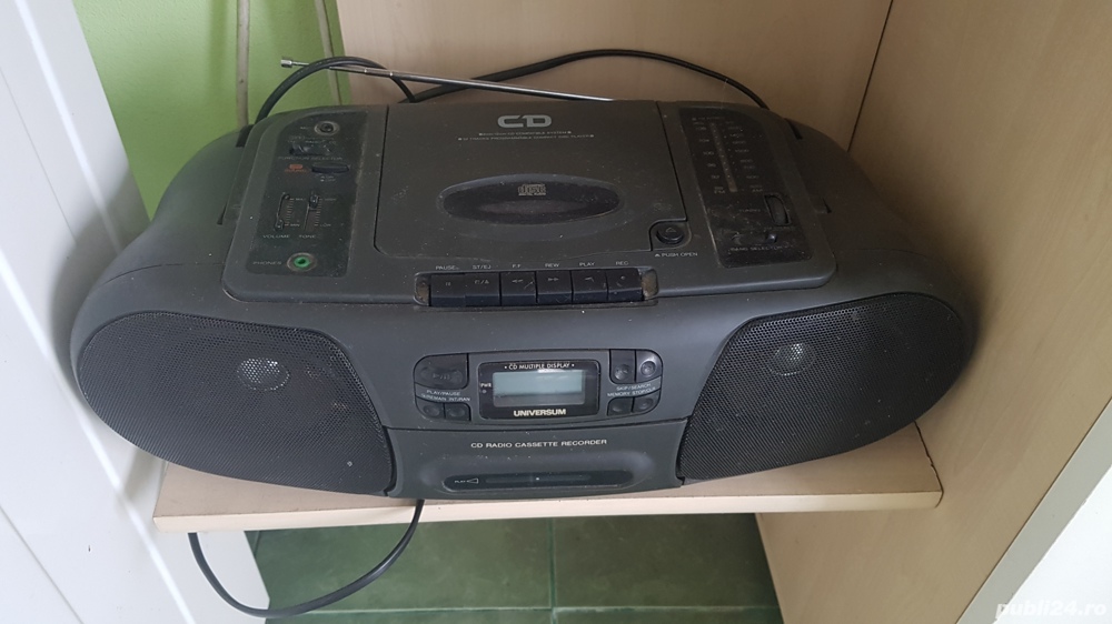 Radio casetofon  universum