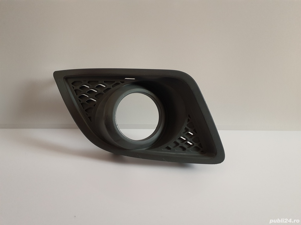 Grilă proiector ceață dreapta originală 6S61-19952-BCW FORD Fiesta MK5 2002-2008