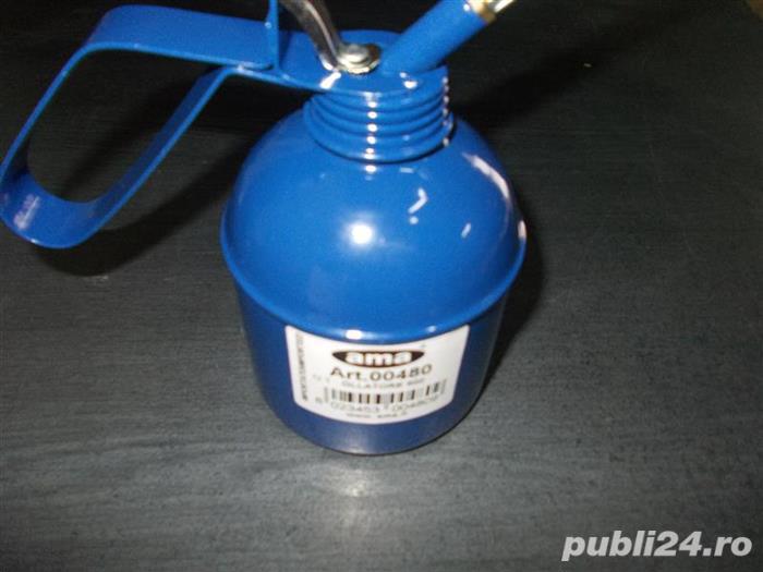 Pompa manuala de ulei