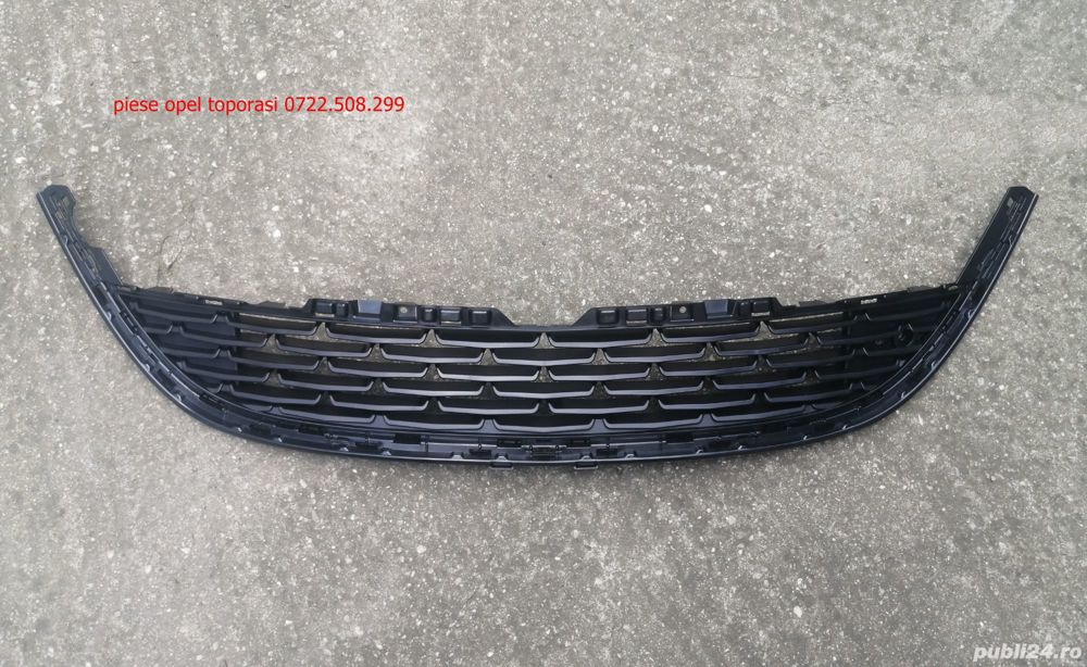 Grila din bara Opel Astra J facelift 150 lei 