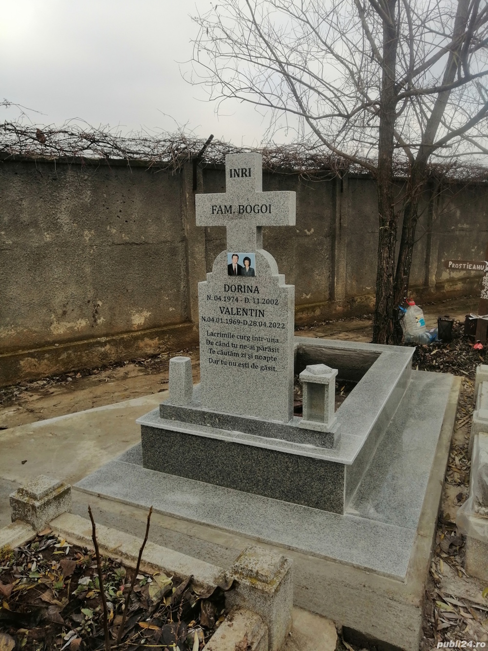 Executam cripte. Borduri. Cruci