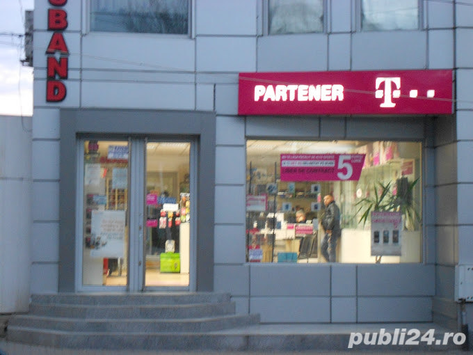 Angajam personal Magazin telefonie mobila Telekom Rm Sarat