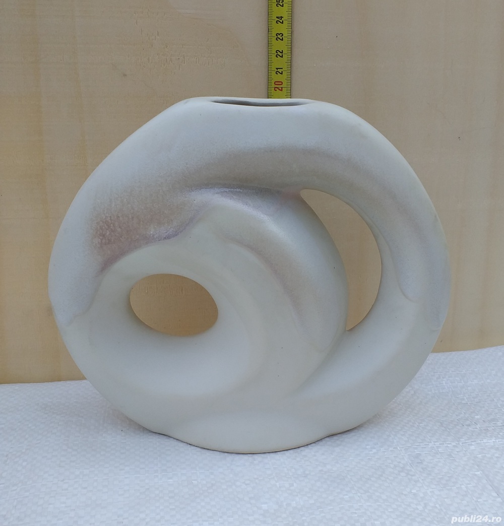 vaza flori ceramica grea, forma decorativa abstracta