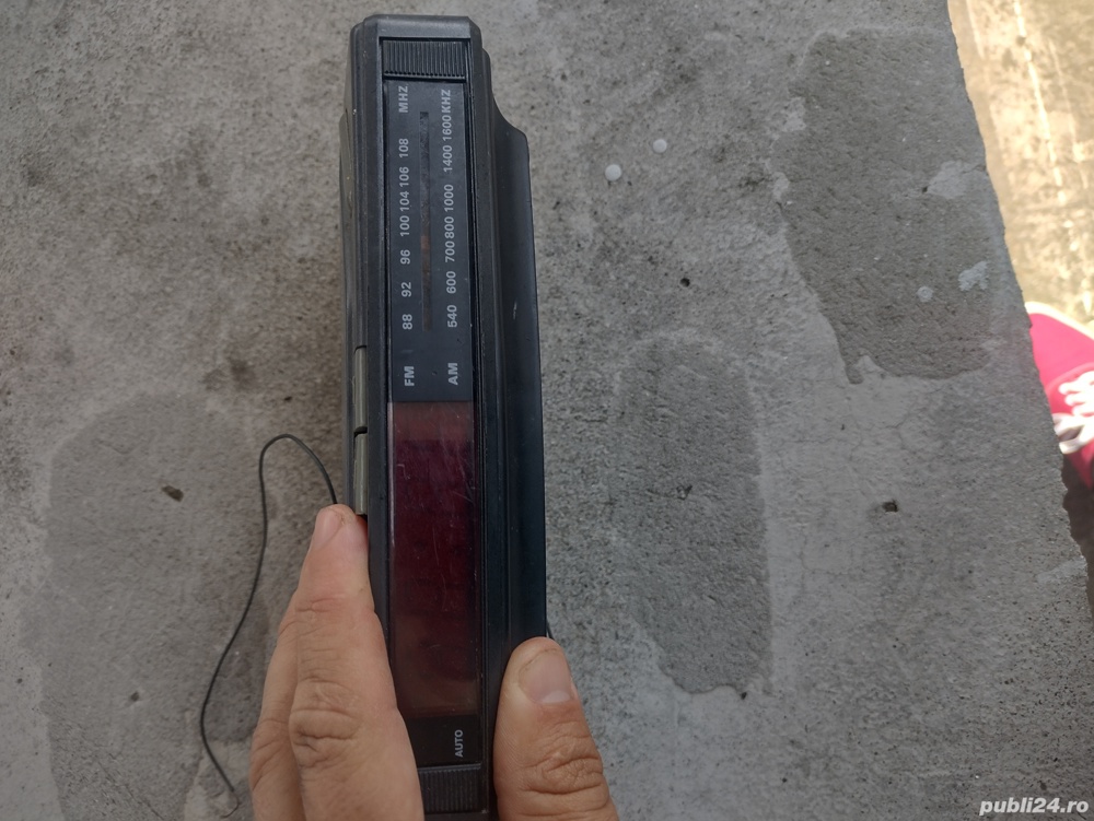 Radio cu ceas 