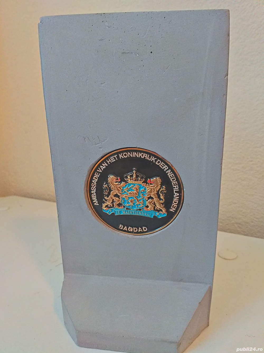 Statueta Trofeu premiu cadou Ambasad.Olandei din Bagdad Irak