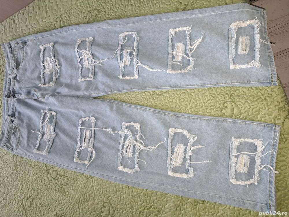 Vând   blugi barbati