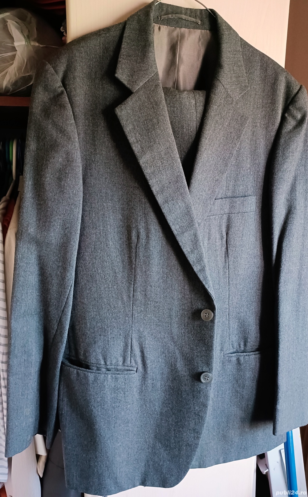 Costum barbati ,stofa,mai groasa  mar 48-.50