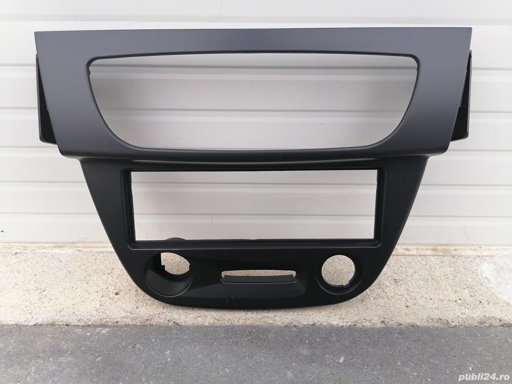 Rama adaptoare player Megane/1 DIN/Noua