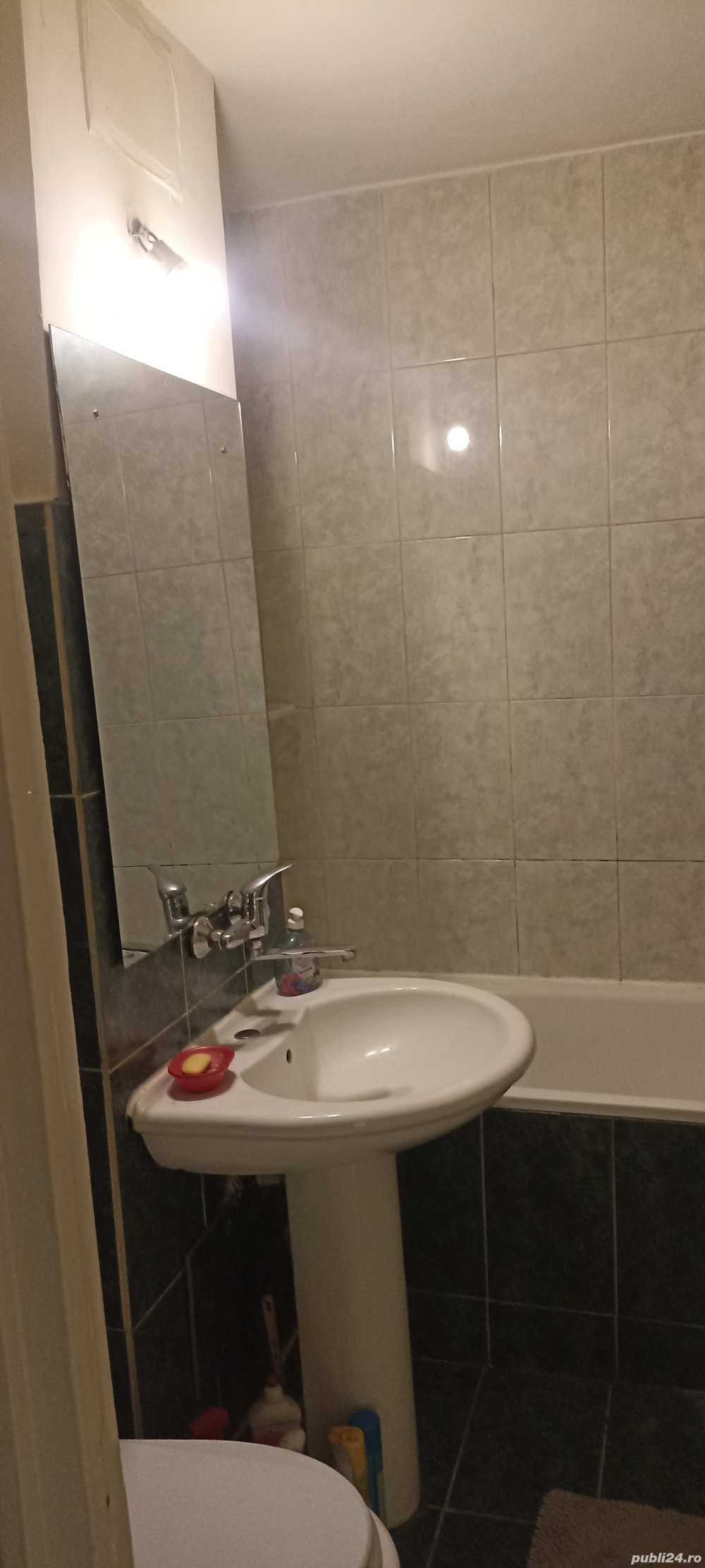 Proprietar vând apartament cu trei camere Popa Șapcă