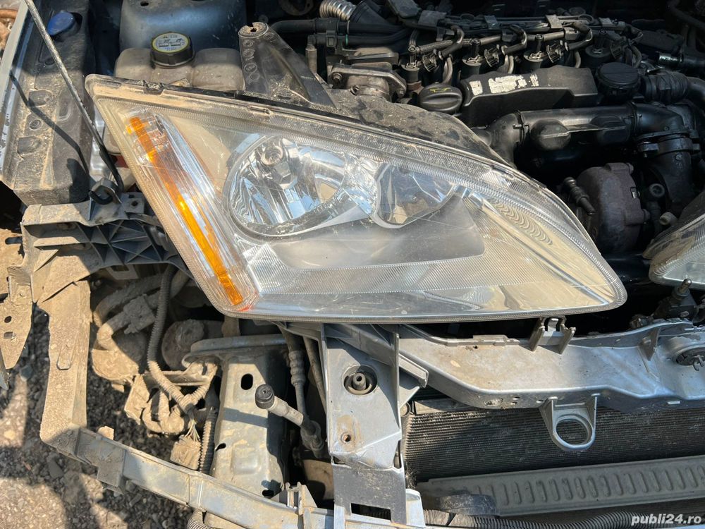 Vand far dreapta fata Ford focus 2 an 2007+orice piesa