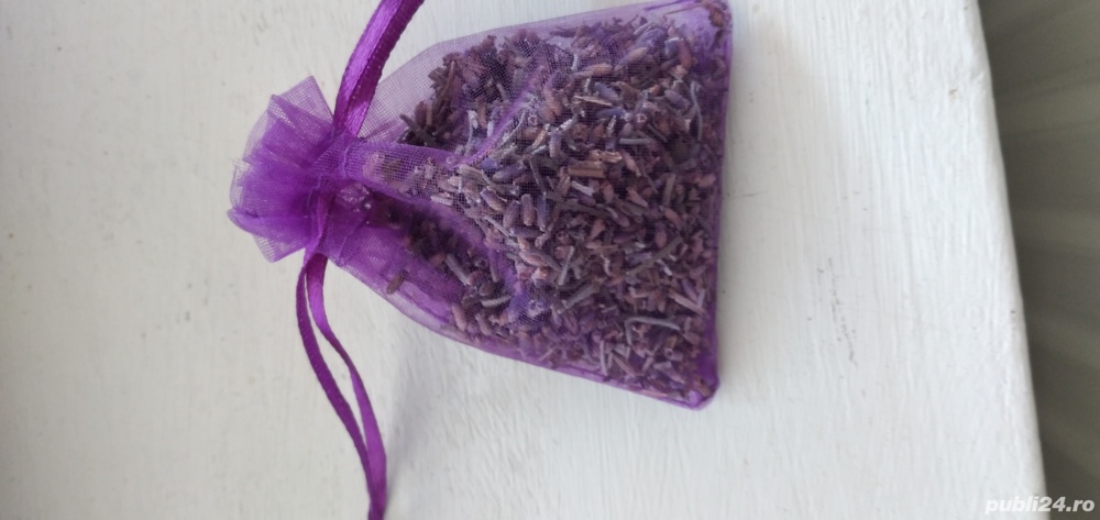 Saculeti cu flori de lavanda scuturata