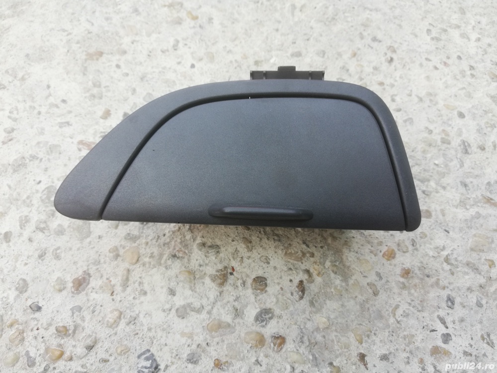 scrumiera spate vw golf 5 coupe