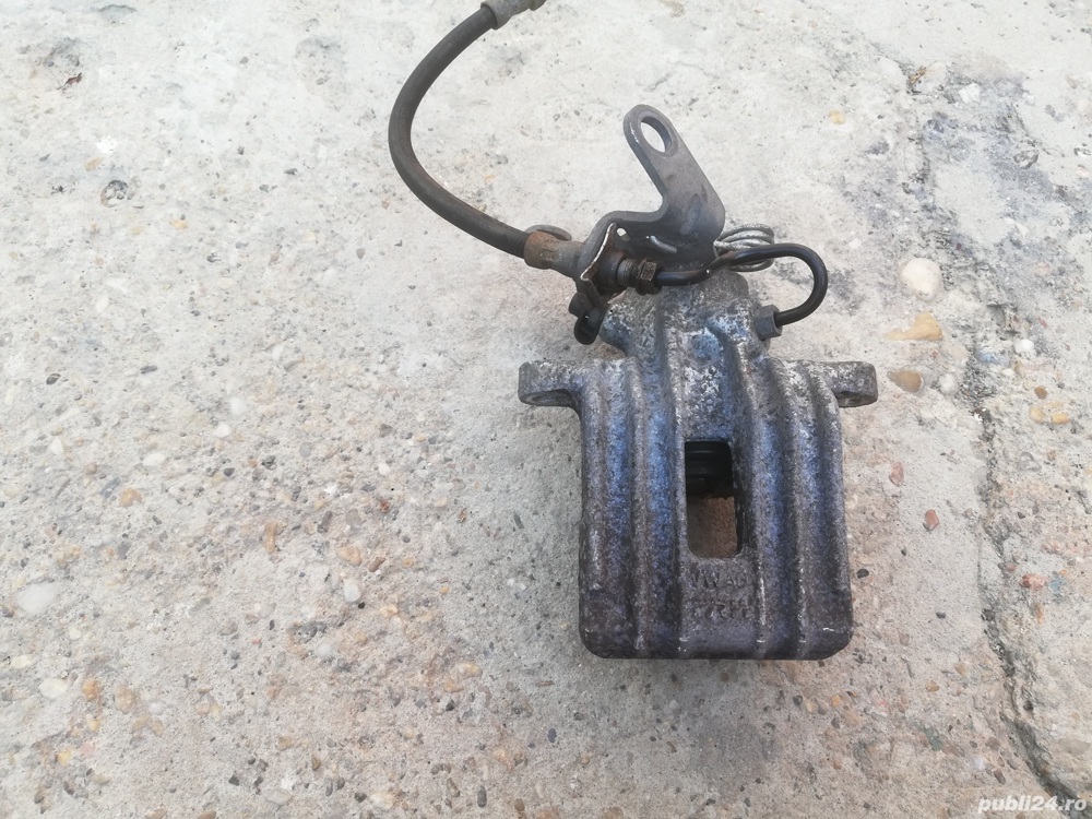 etrier dreapta spate vw golf 5