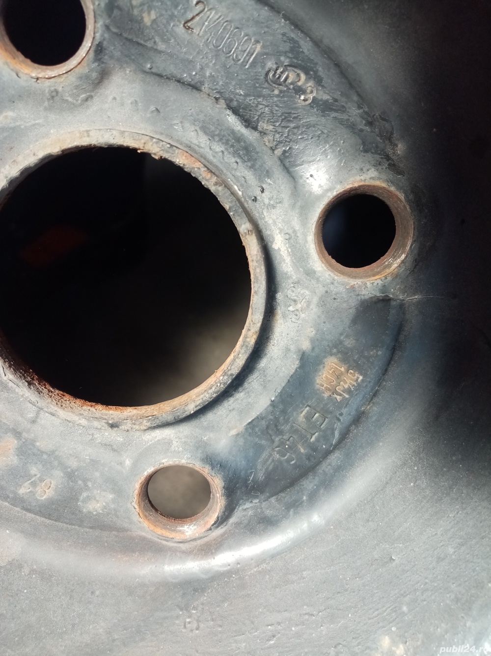 Vând roti echipate cu caucuri de iarna R14