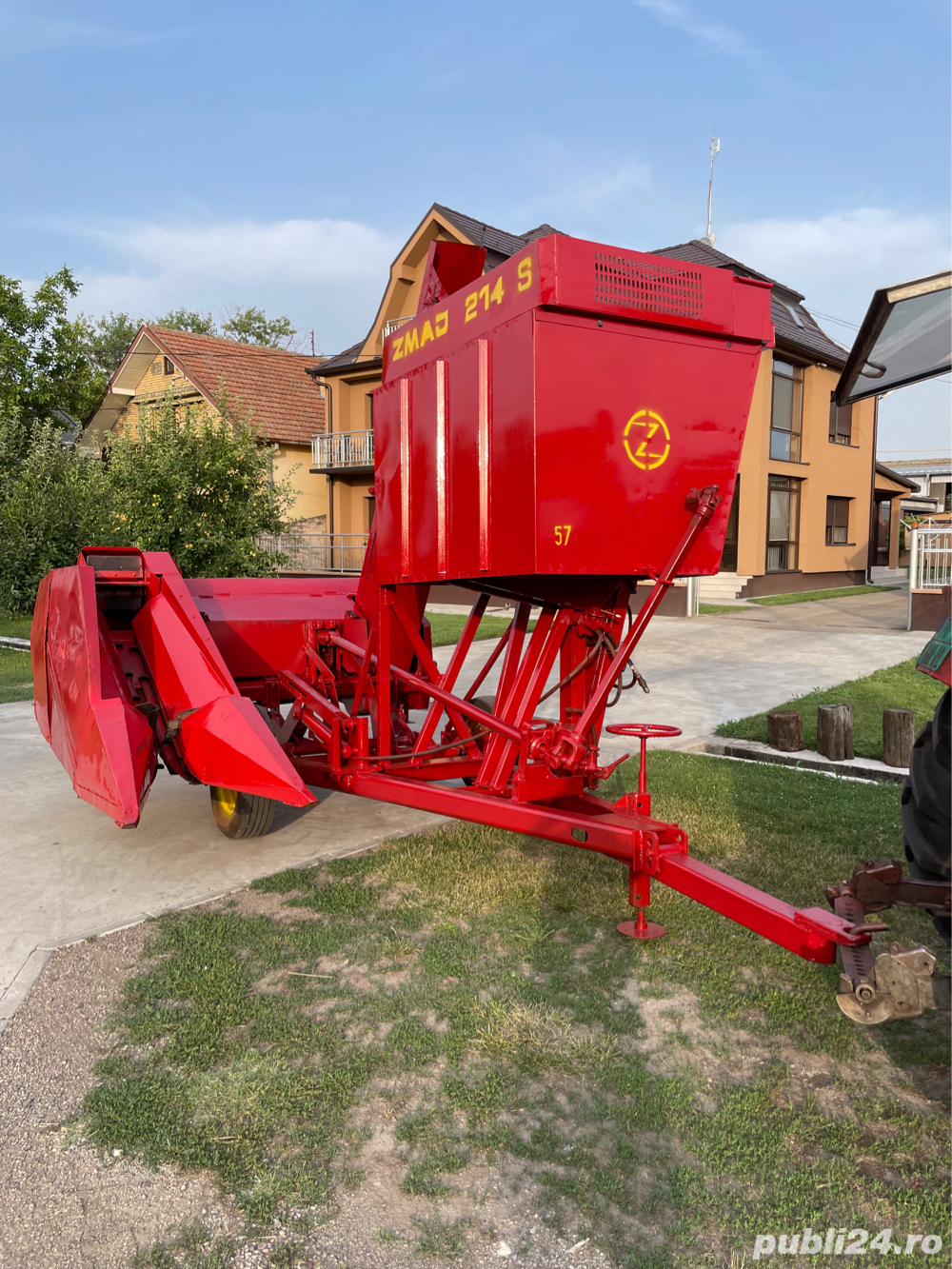 Zmaj 214 culegătoare de porumb