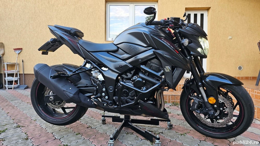 Suzuki GSX-S750