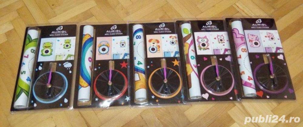 Ceas de perete pentru copii cu abtibild