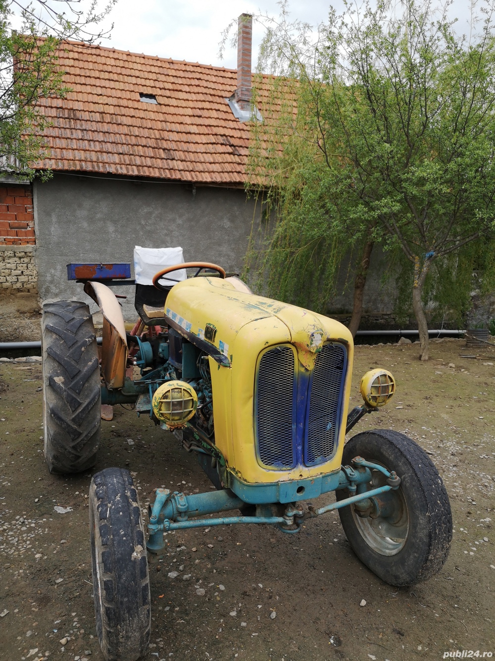 Tractor Fiat 411