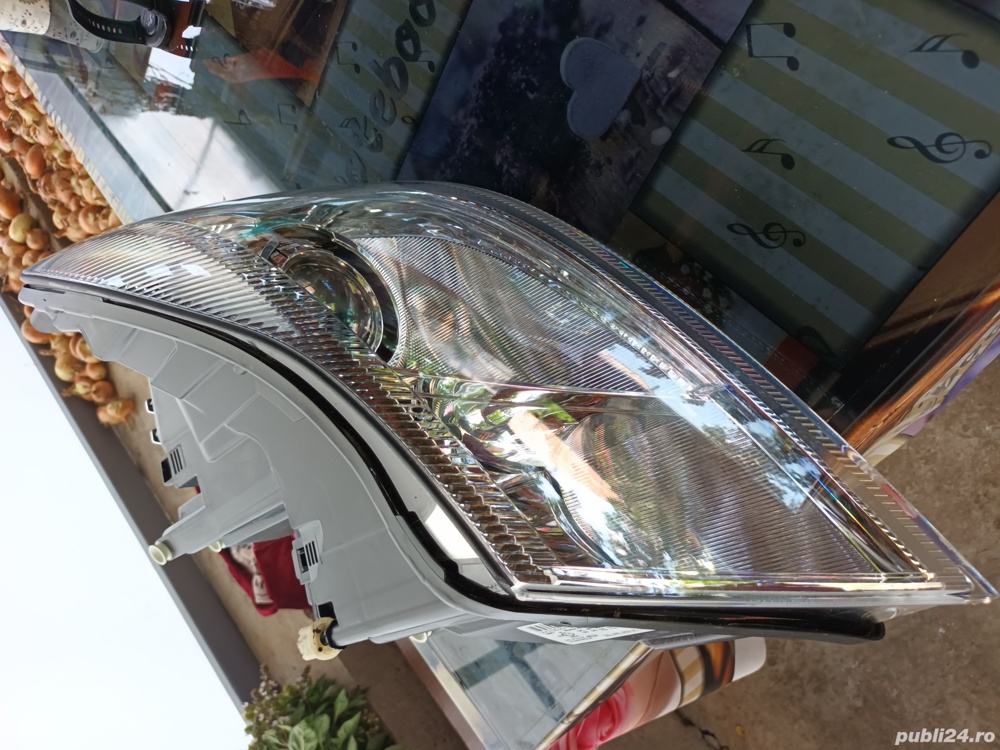 Far Skoda Octavia 2012