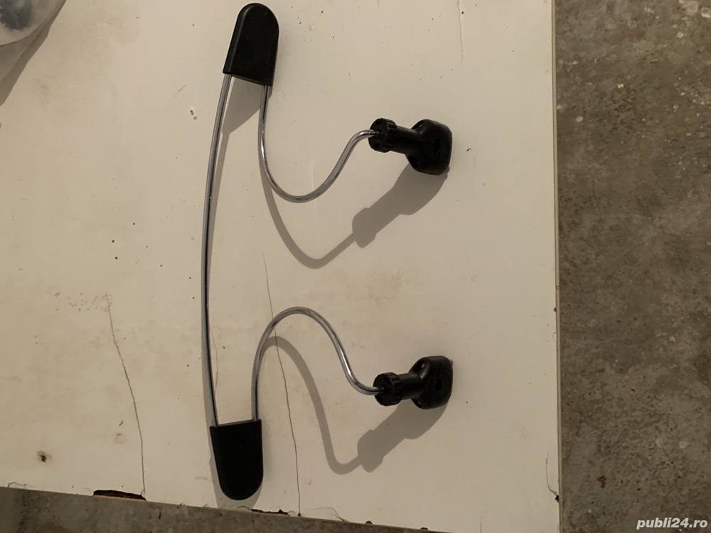 Vând umeraș auto Vând umeraș auto