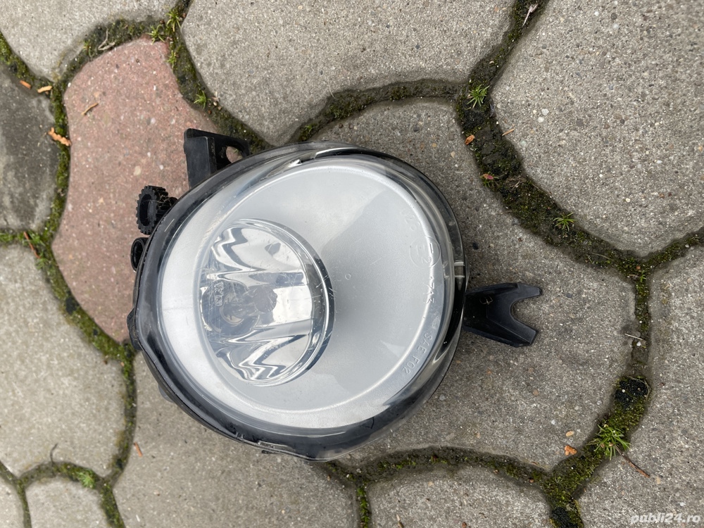 Vând proiector ceata VW Touareg