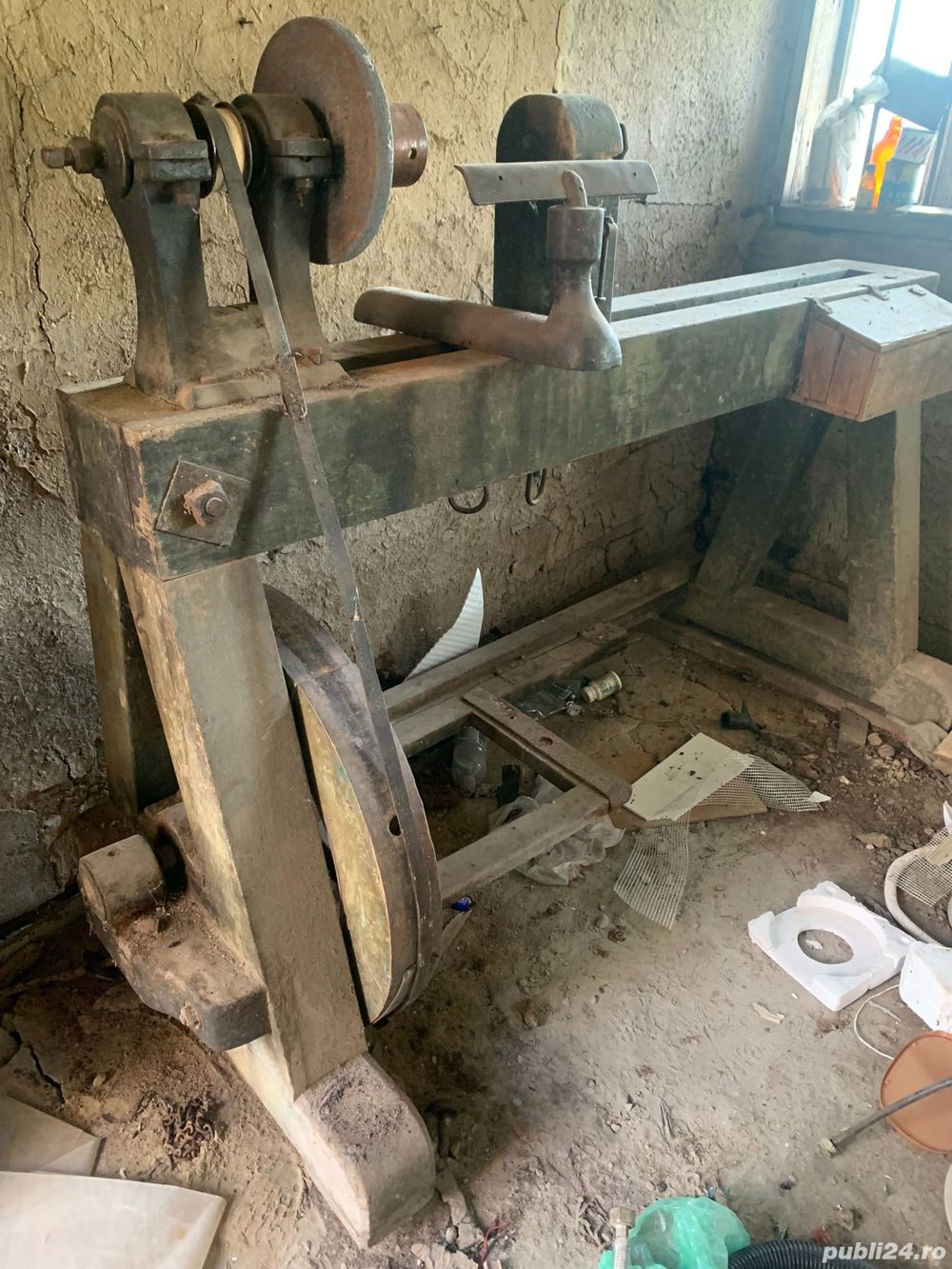 Vând strung pentru lemn de epoca - de colecție