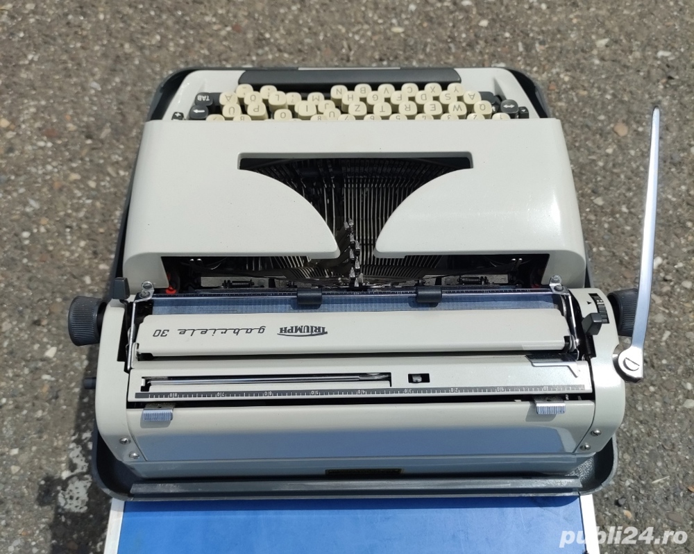 Mașină de scris TRIUMPH la superpreț!